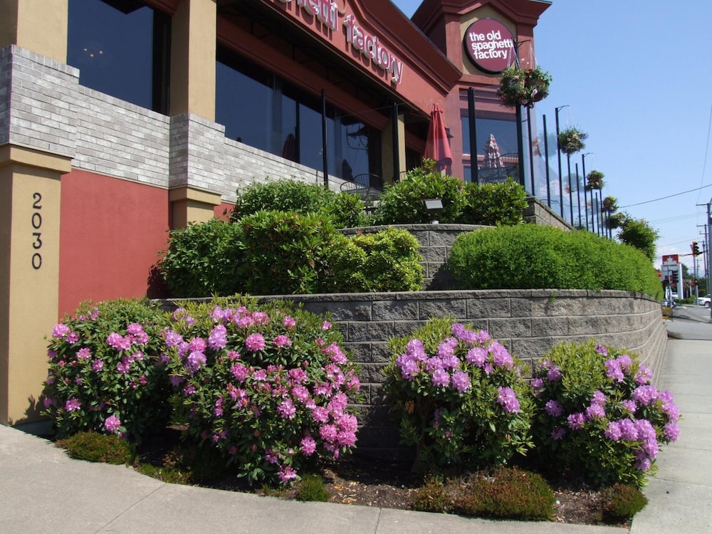 Coast Abbotsford Hotel And Suites 48/50