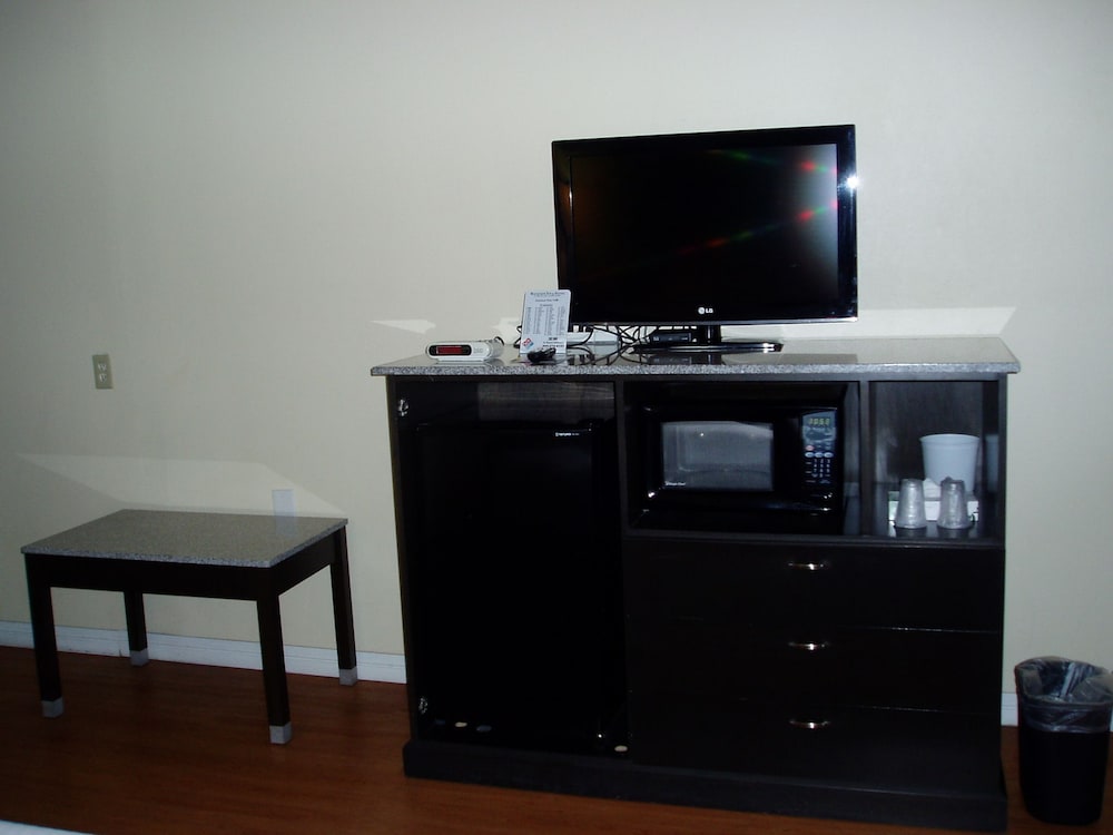 Rockview Inn And Suites 39/54