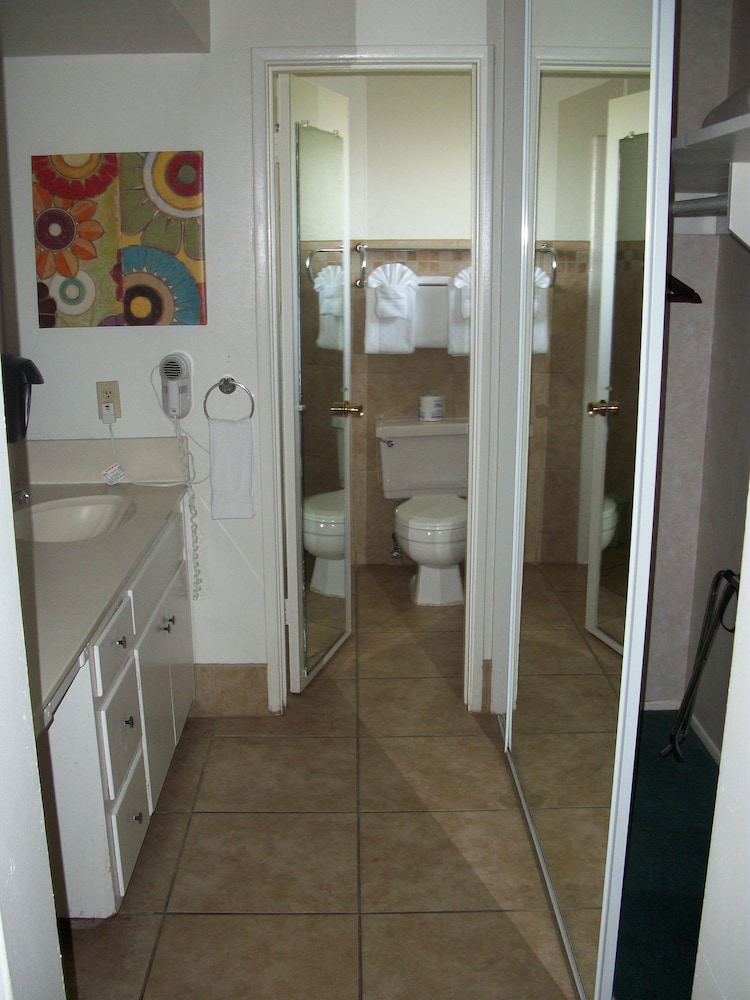 Inn at Deep Canyon 36/71
