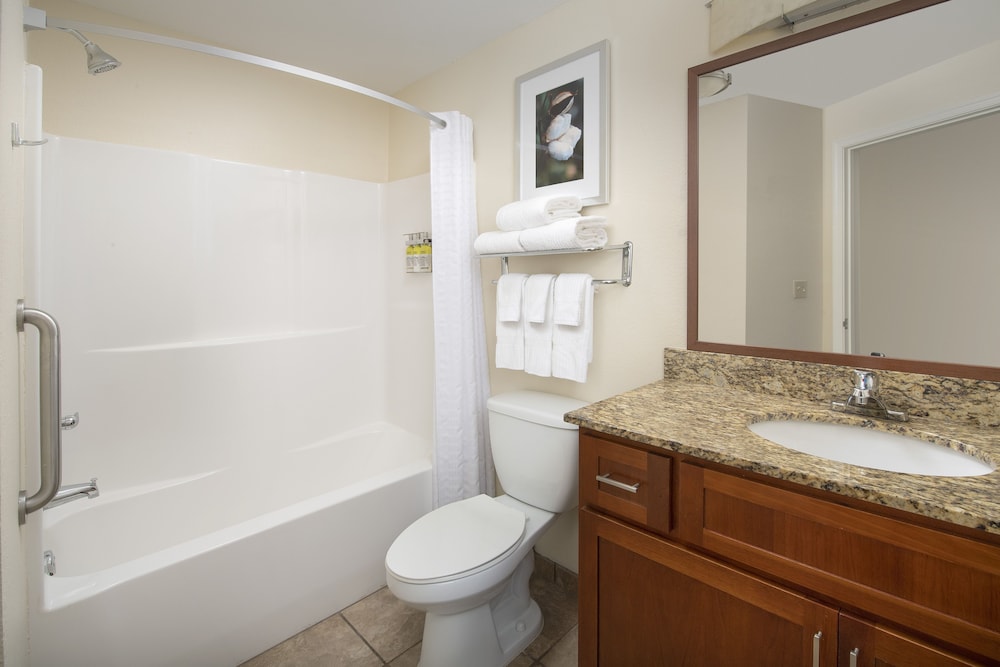CANDLEWOOD SUITES BLUFFTON - HILTON HEAD 14/73