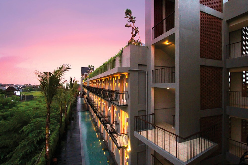 FRii Bali Echo Beach 4/62