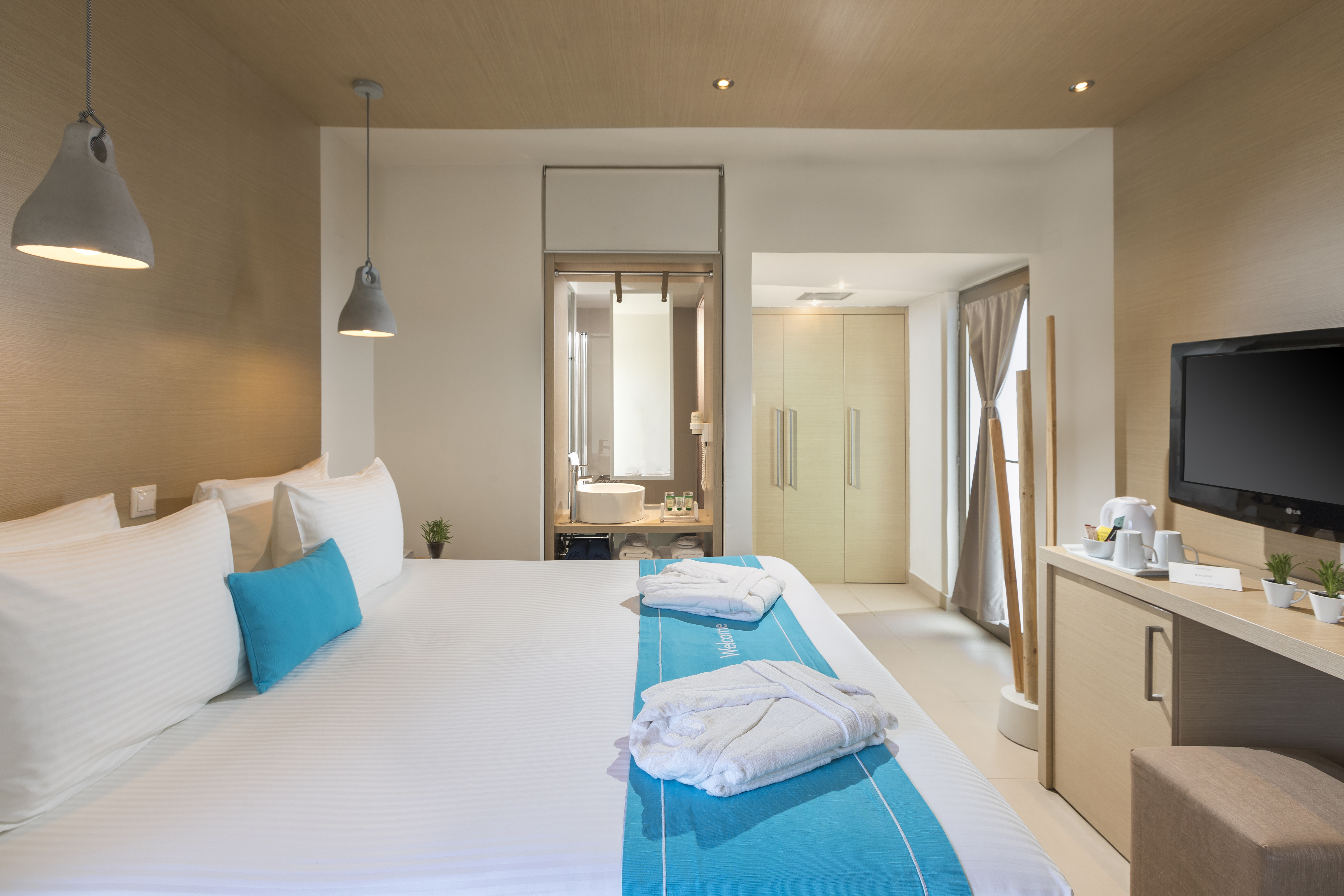 CASUAL ROOM (3)