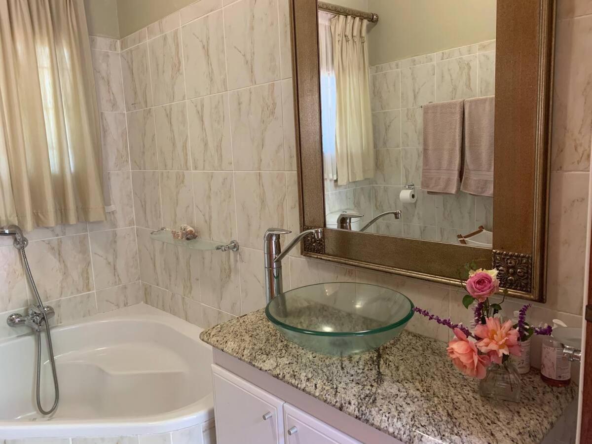 Mountain Rose Boutique Hotel 46/50