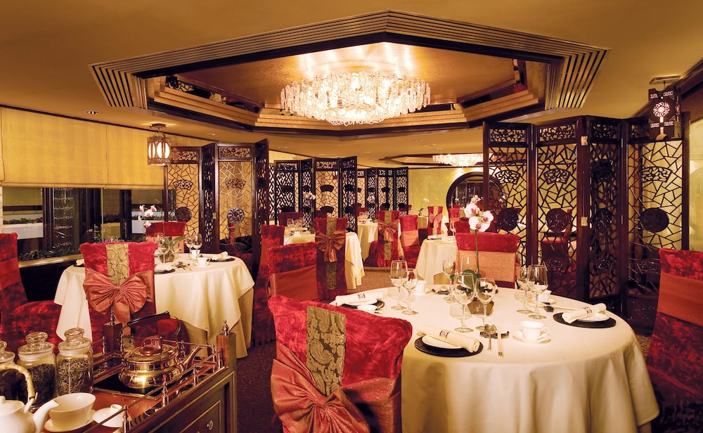 Regal Riverside Hotel 50/69