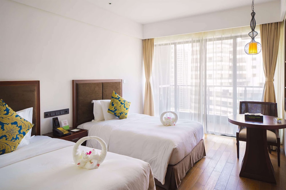 Wyndham Garden Lingshui 13/35