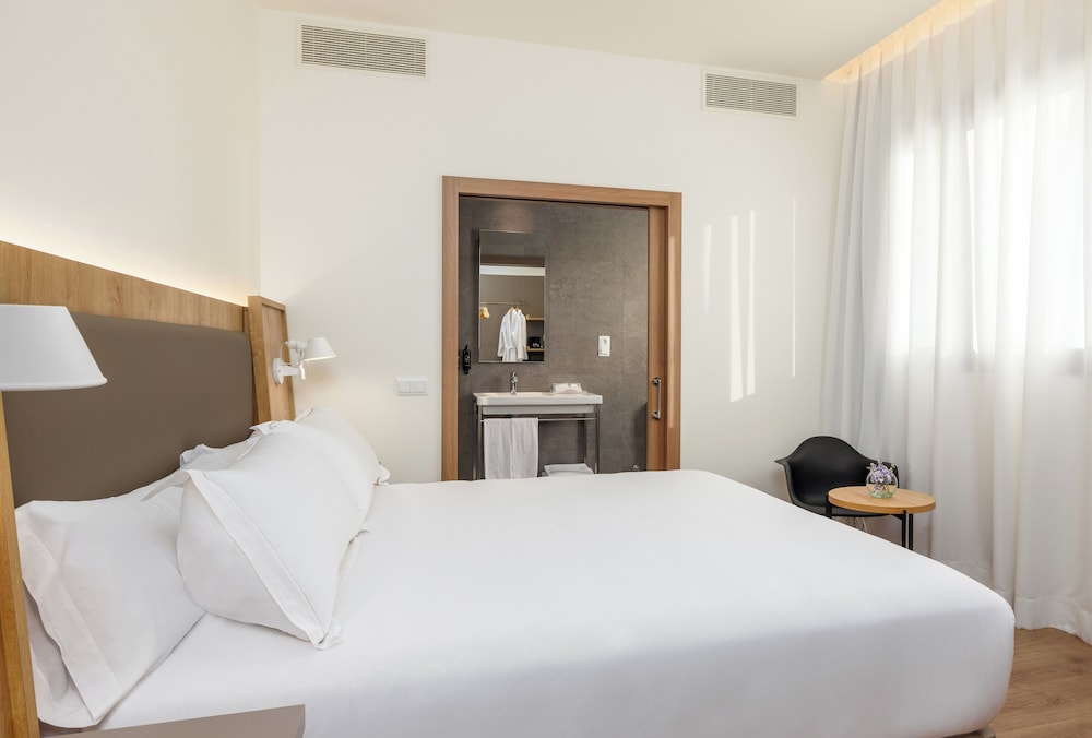 SUPERIOR, DOUBLE BED