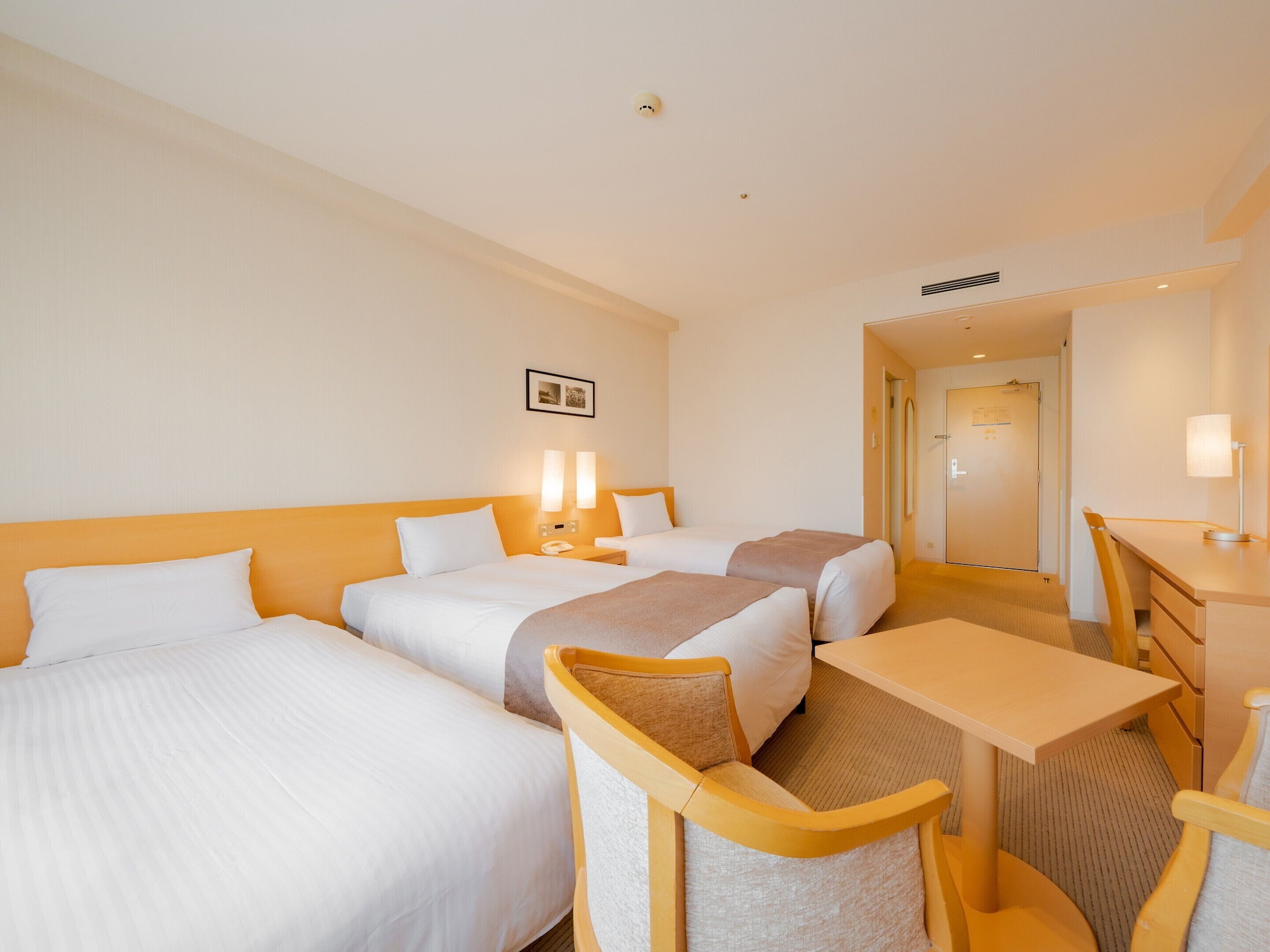 STANDARD, TWIN BEDS, WITH EXTRA BED