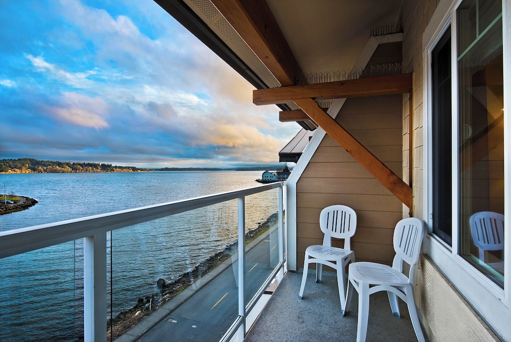Oxford Suites Silverdale 56/59