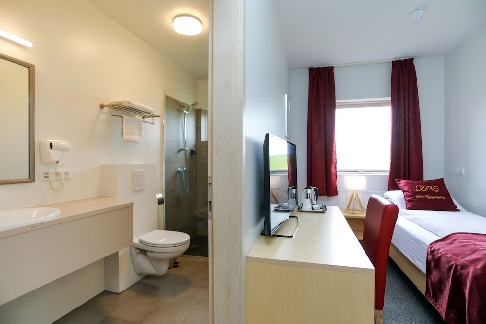 Hellisholar Hotel Eyjafjallajokull 53/54