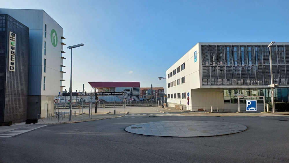 CAMPANILE LA ROCHE SUR YON CENTRE - Gare 61/67