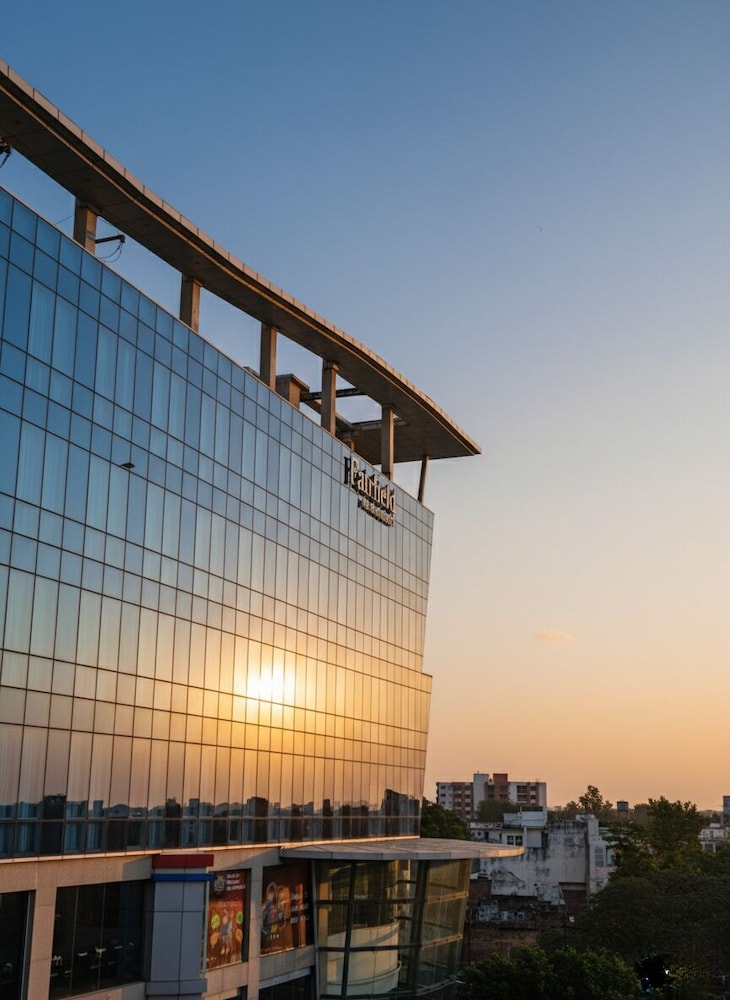 Fairfield by Marriott Agra 2/49