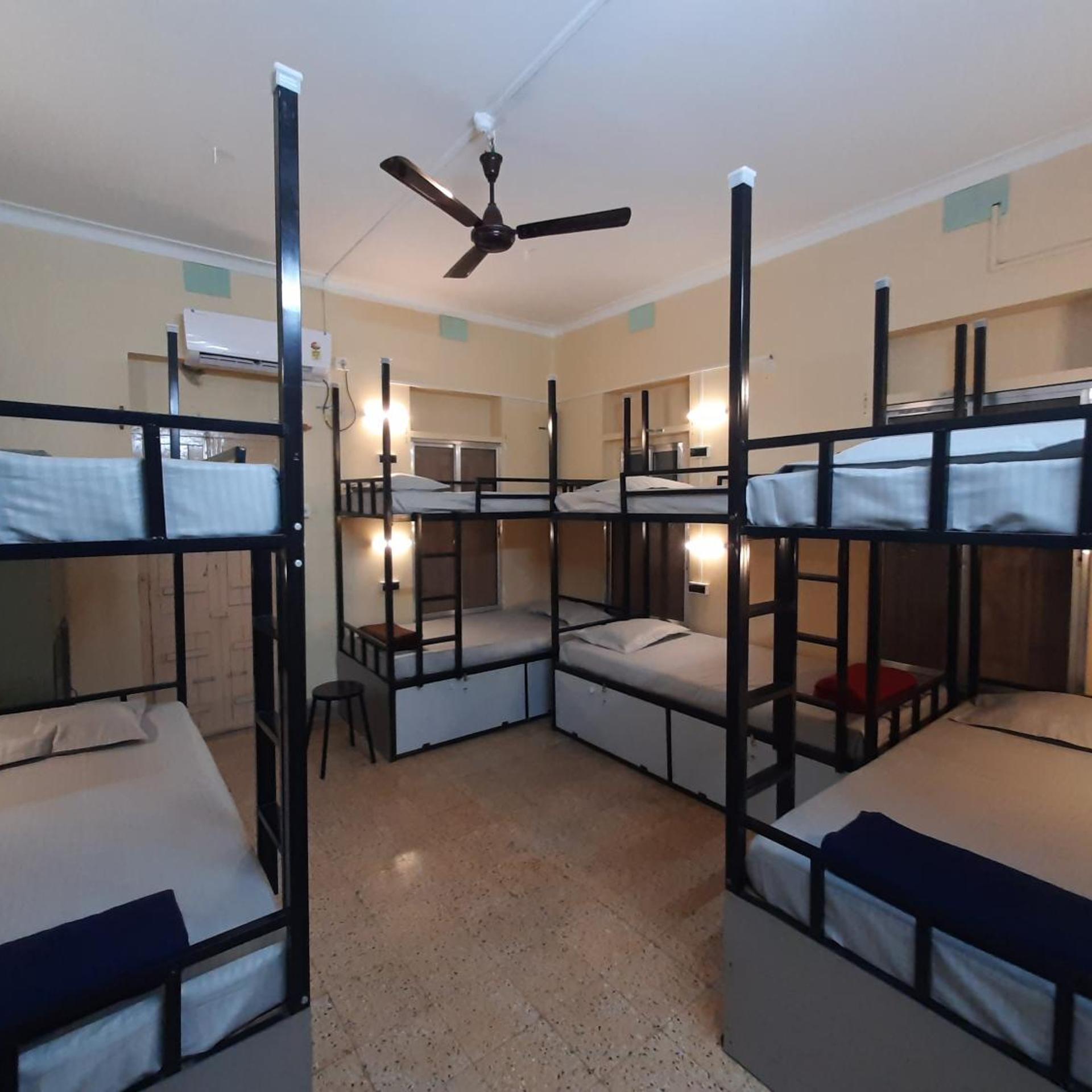 Bubble Beds Hostel 21/54