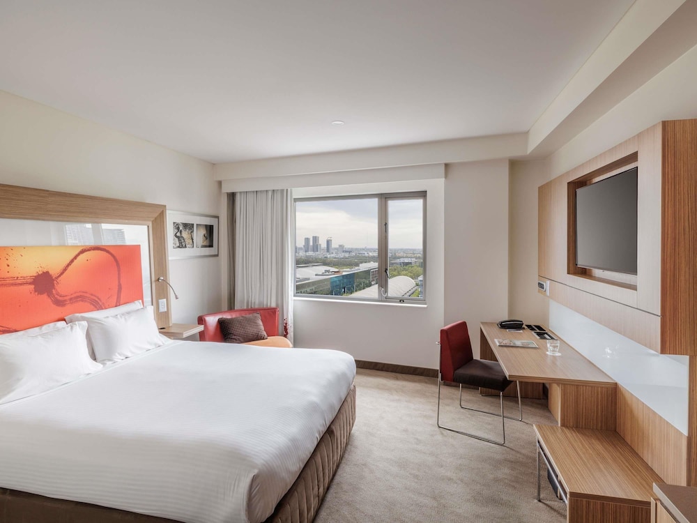 Superior, King Bed, Accessible