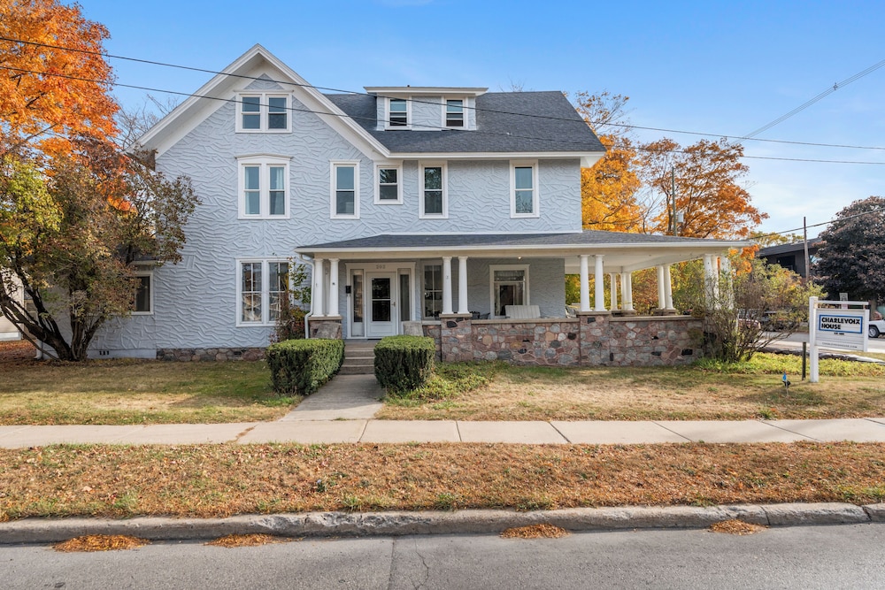 Charlevoix House 3/50