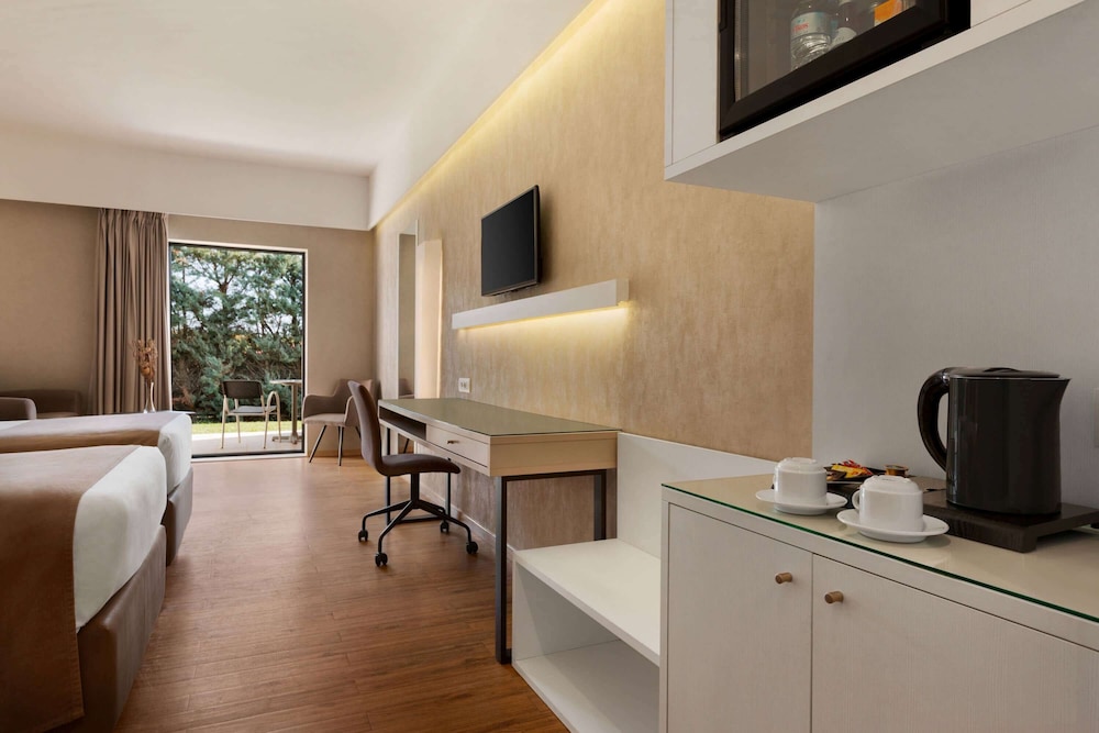 Ramada Plaza by Wyndham Thraki 43/49