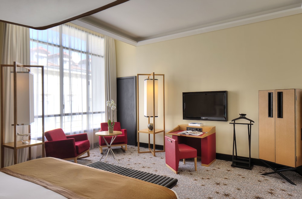 Five Seas by Inwood Hotels 44/60