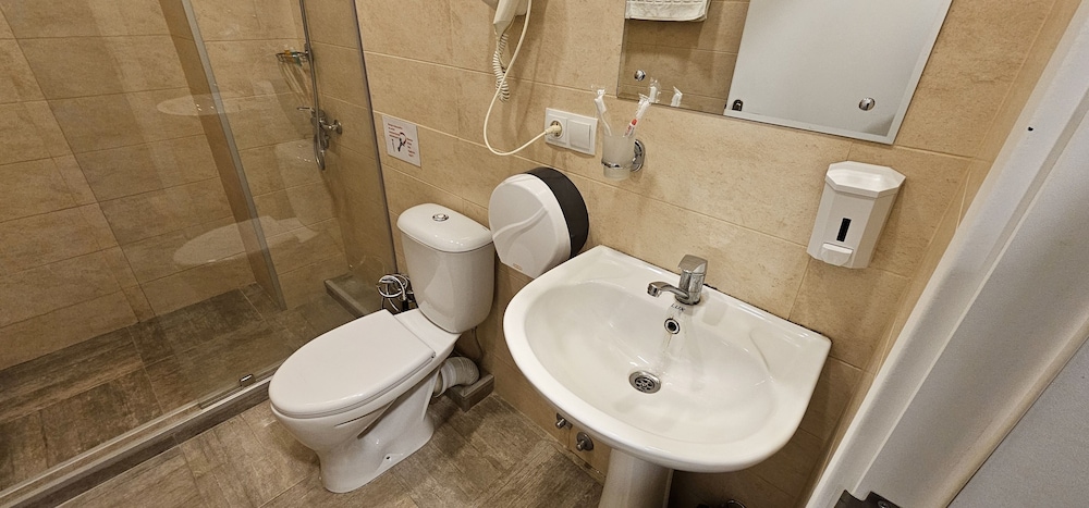 Hotel Iveria 43/50