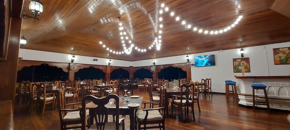 TAUSI PALACE HOTEL 77/90