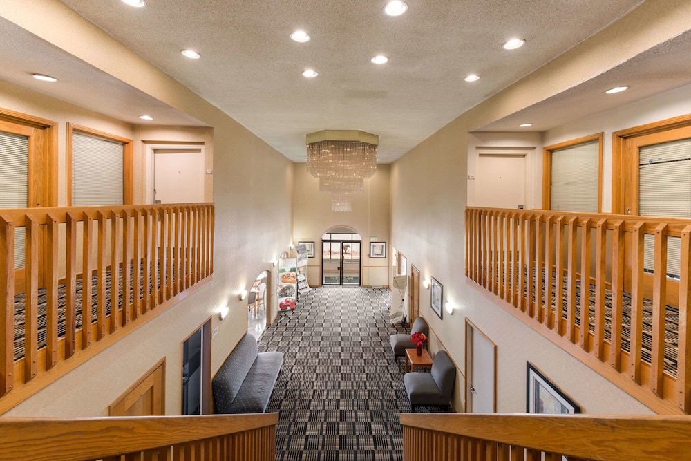 Quality Inn & Suites Portage Central 45/53