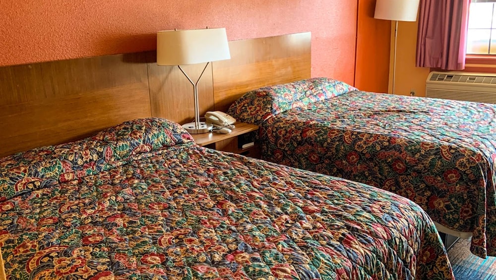 Luxury Inn and Suites Forrest City 8/34
