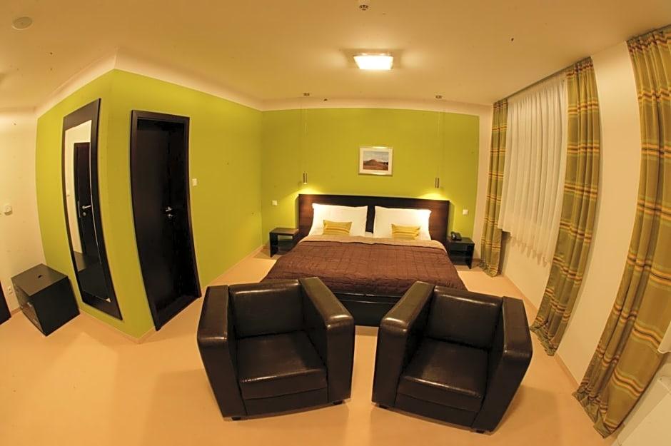 Aston Business Hotel 36/55