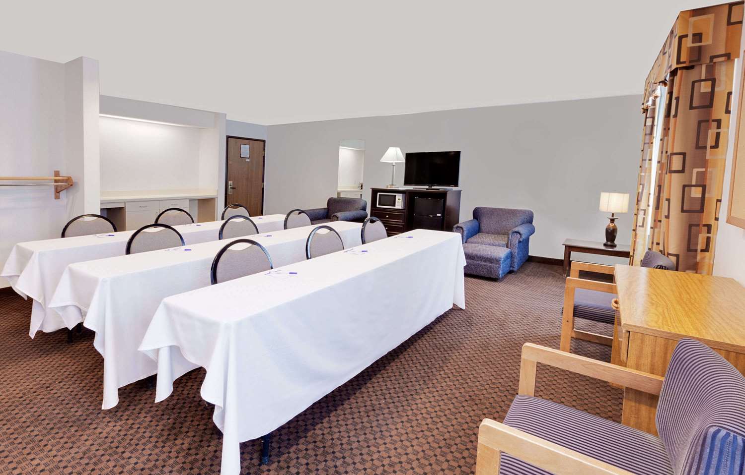 Baymont By Wyndham Battle Creek Downtown 35/39
