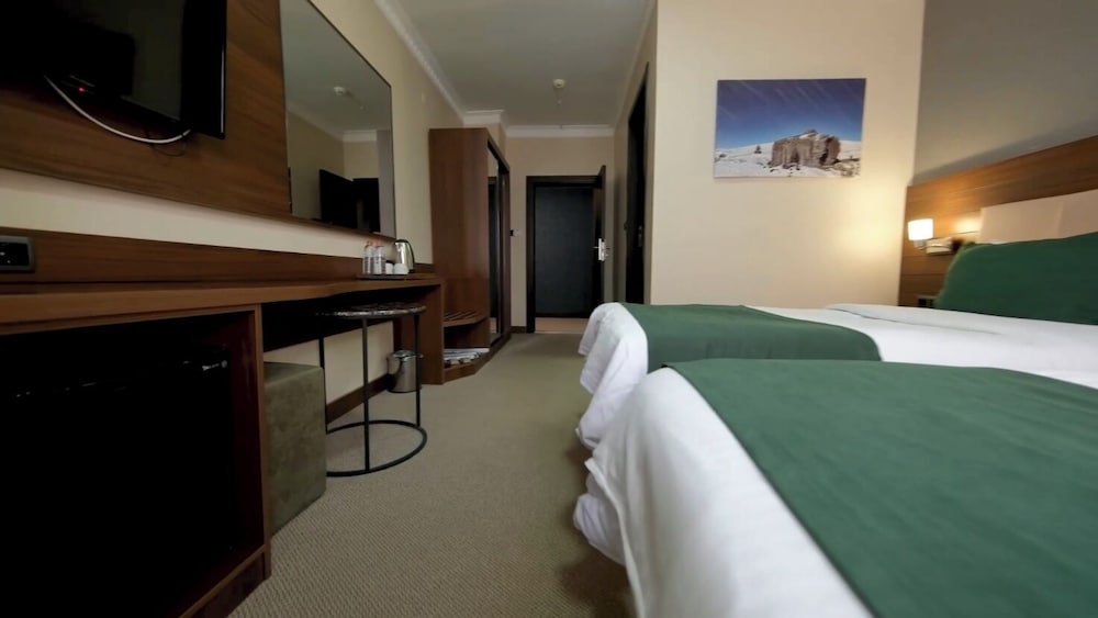 Sapran Deluxe Hotel 12/50