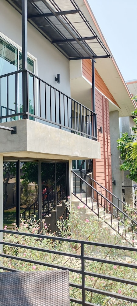 Villa Rajapruek 2/50