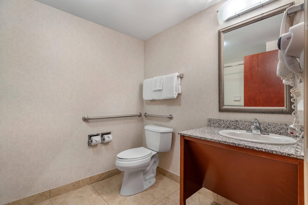 Econo Lodge Broken Arrow 57/59