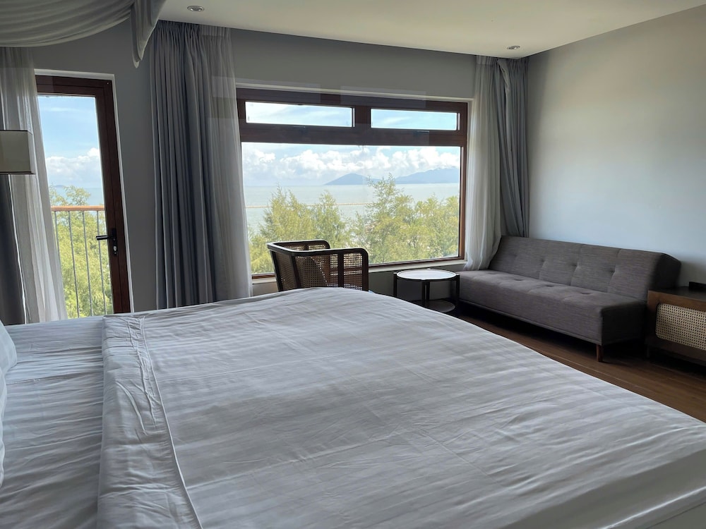 The Blossom Hoi An Ocean Front Hotel & Spa 14/50