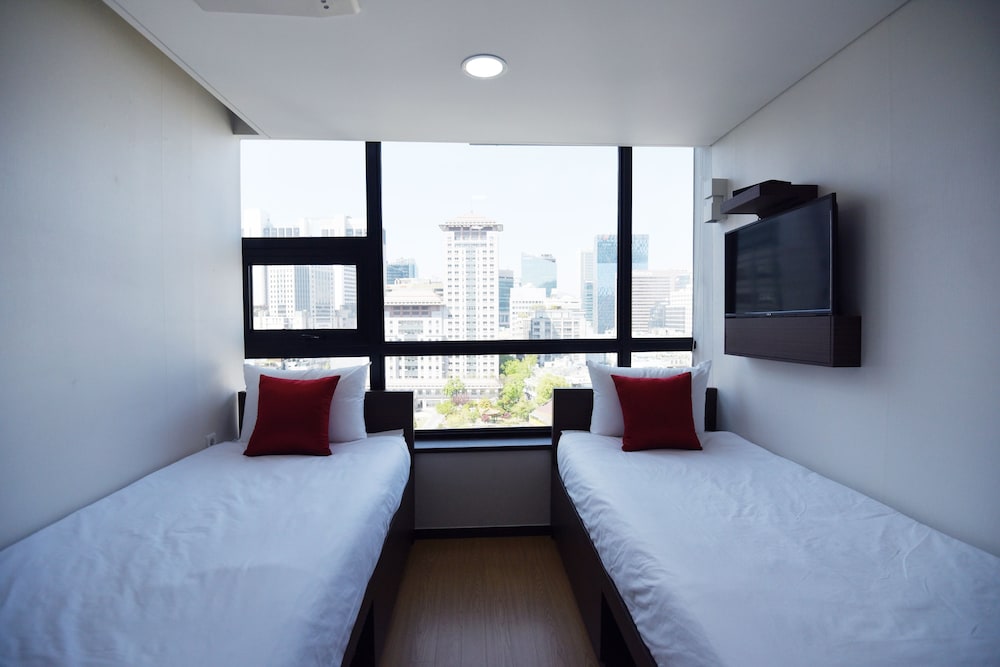 57 Myeongdong Hostel 16/66