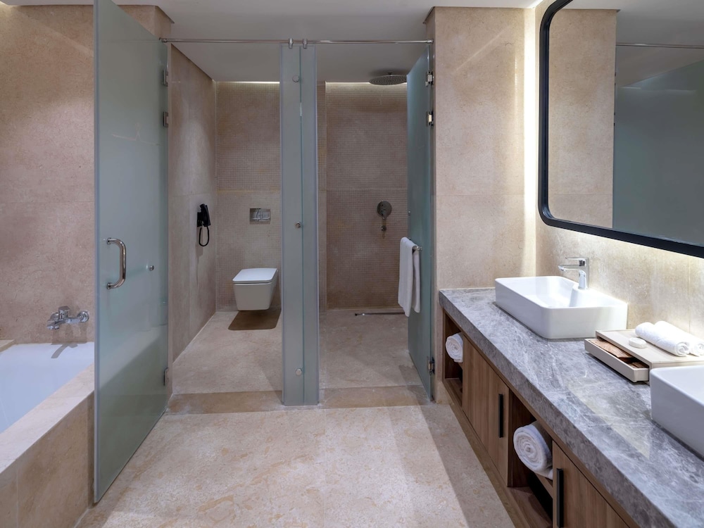 غرفة سوبيريور بسرير مزدوج، Rixos Premium Magawish Bay View 5/6