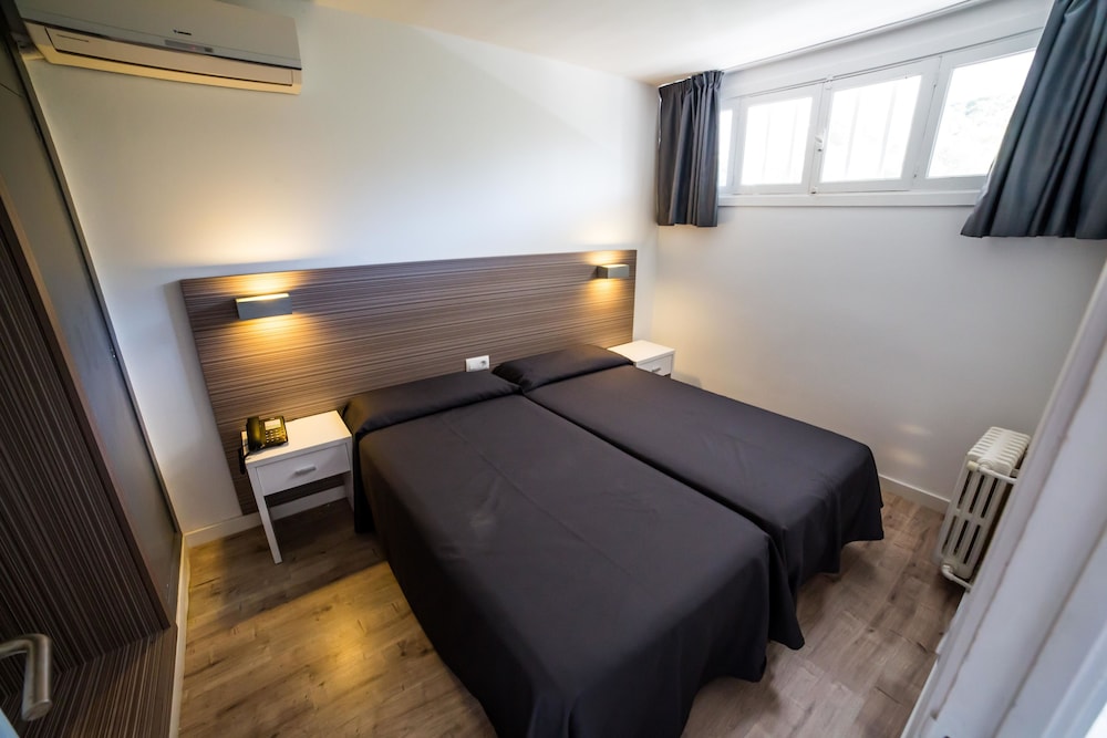 1 Bedroom, Apartment, Twin Beds, Sofa, Balcony