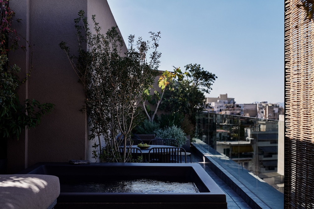 Monastik Living In Athina 47/50