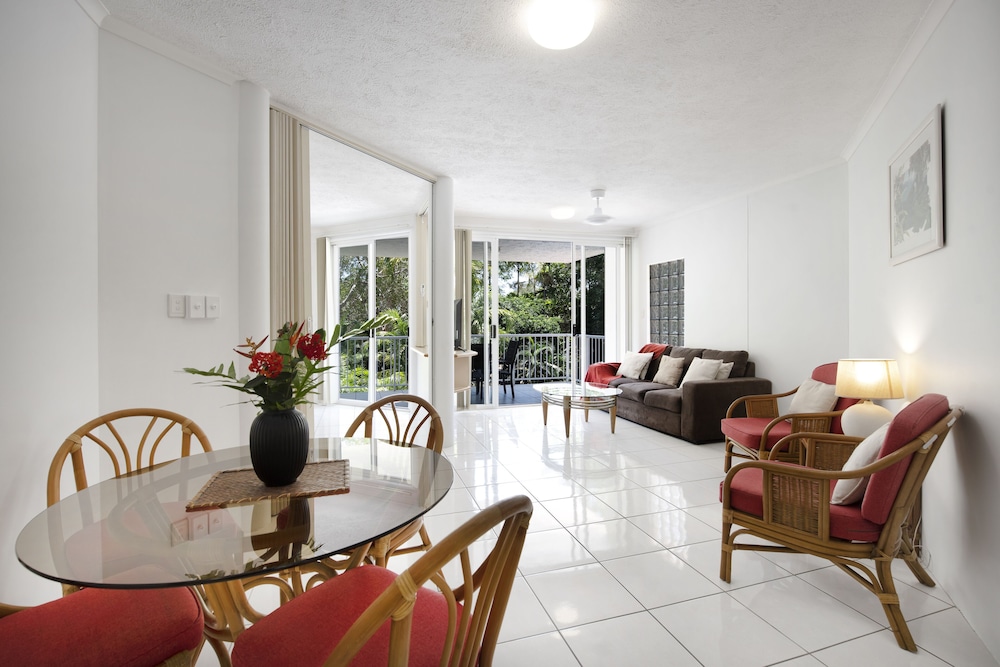 Golden Sands Beachfront Resort 37/70
