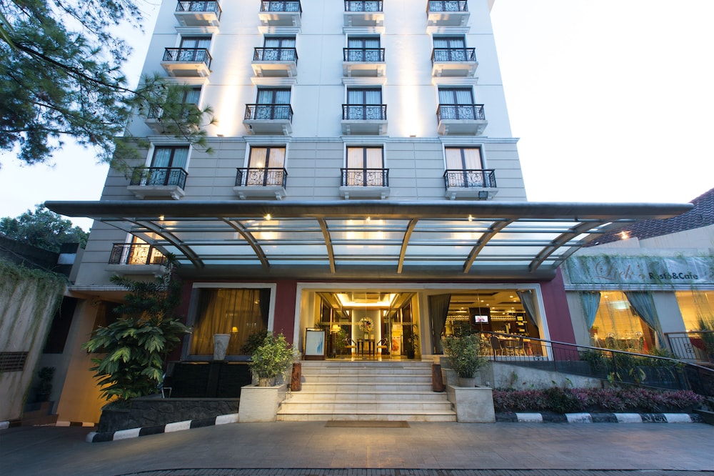 Asmila Boutique Hotel 2/37