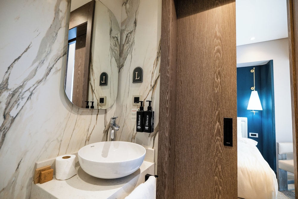 Lunet Old City Hotel 44/48