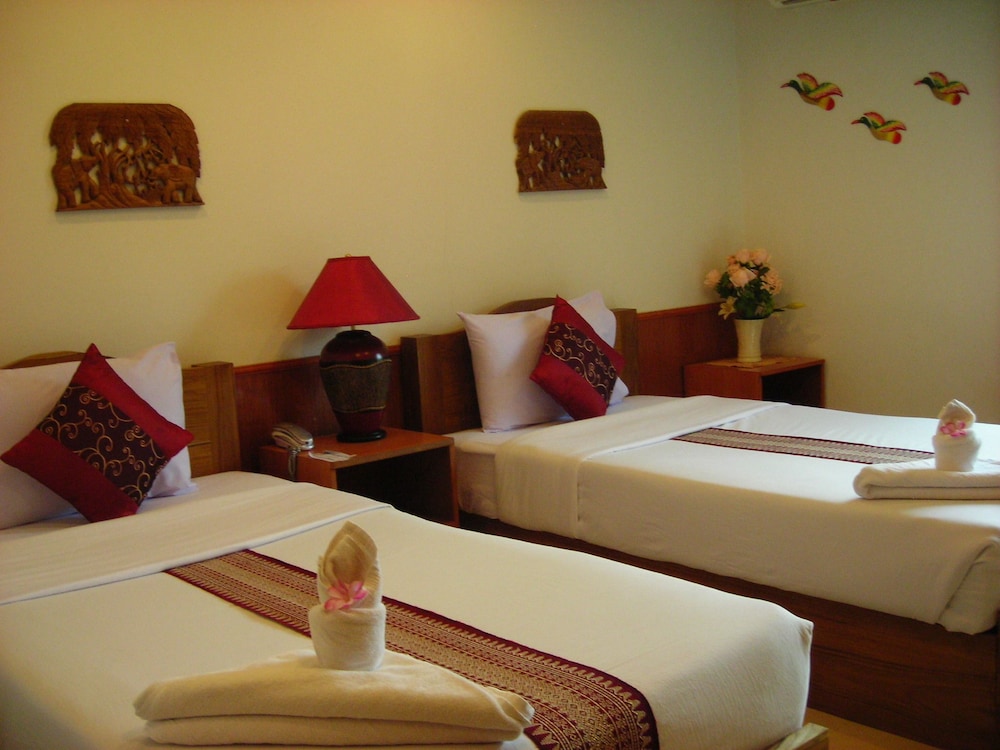Ngamta Hotel 32/65