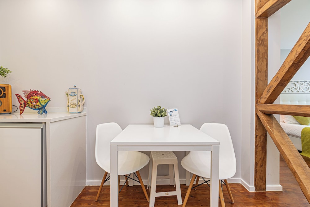 Lisbon Core Apartments In Bairro Alto Chiado 32/50