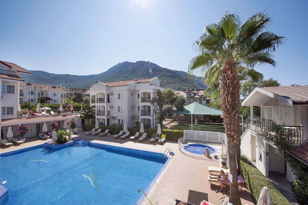 Sea Breeze Hotel And Apartments 40/50