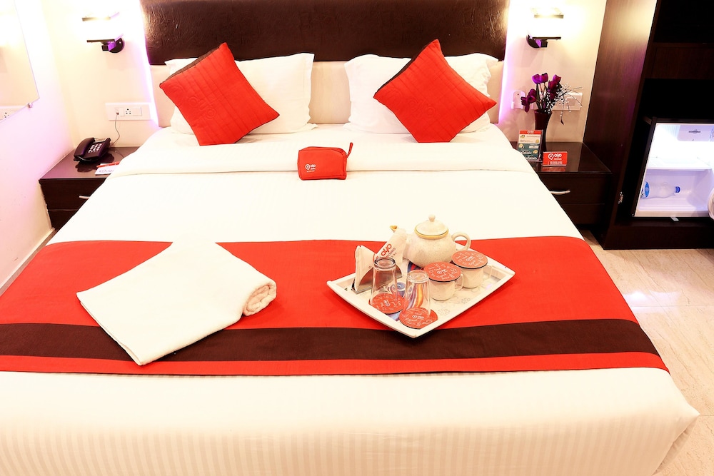 Oyo Rooms Parama Island Em Bypass 12/15