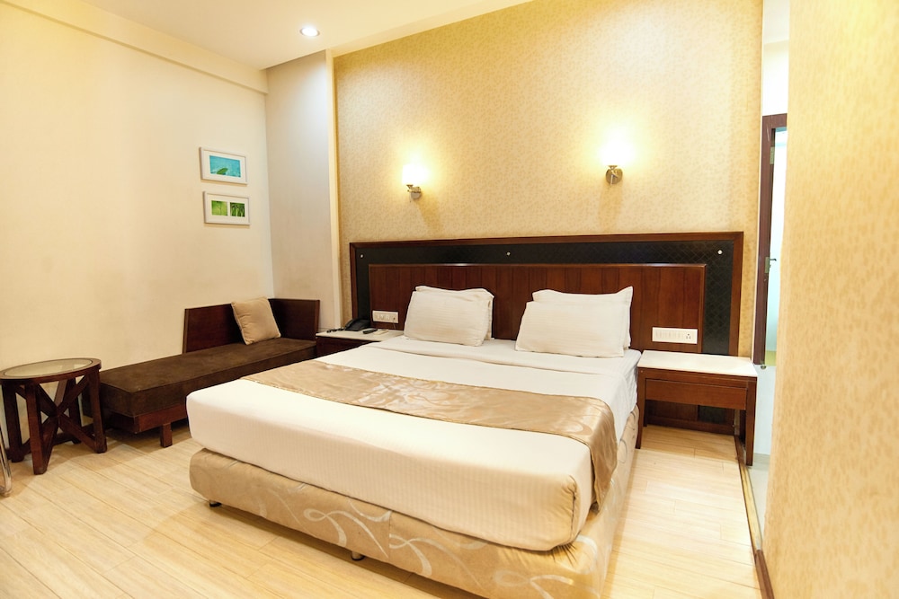 Hotel Sai Mahal 7/17