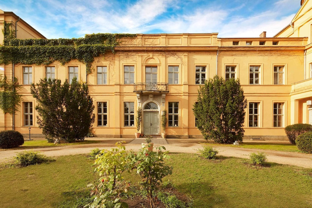 Schlosshotel Ziethen 42/43