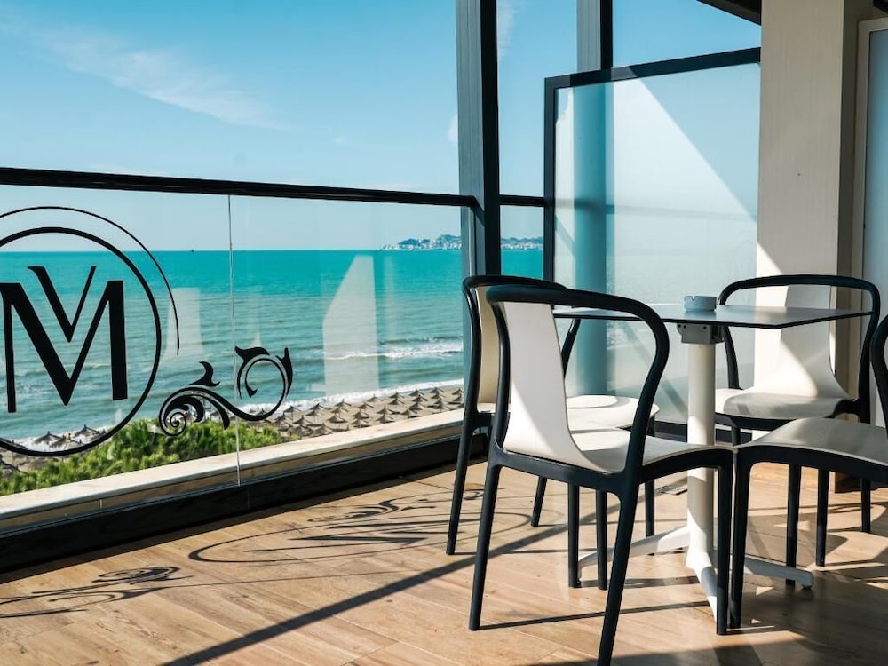 VM Resort 42/66