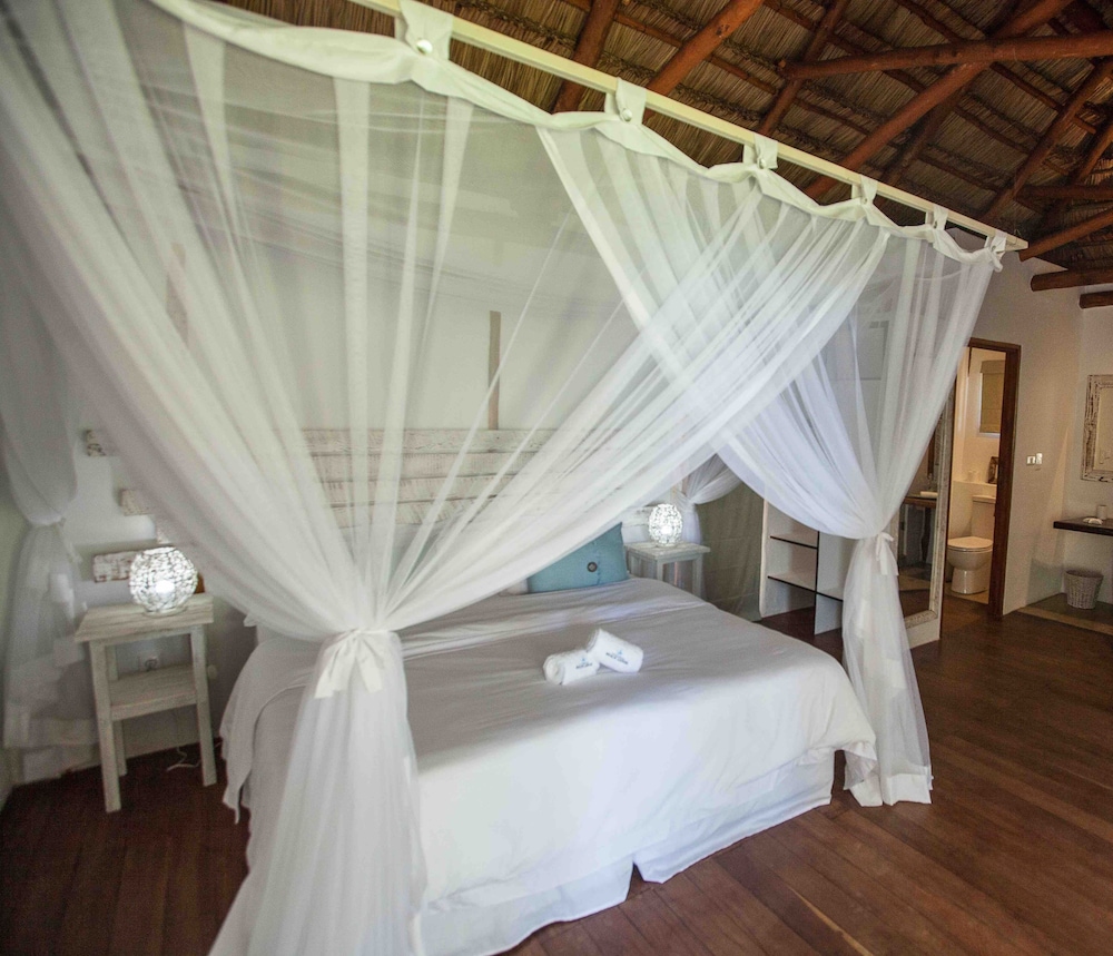 Vilanculos Beach Lodge T 16/50