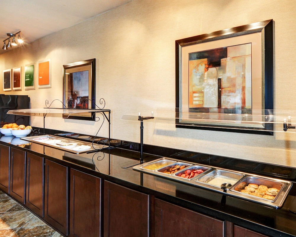 Comfort Suites Arlington - Entertainment District, TX 26/33