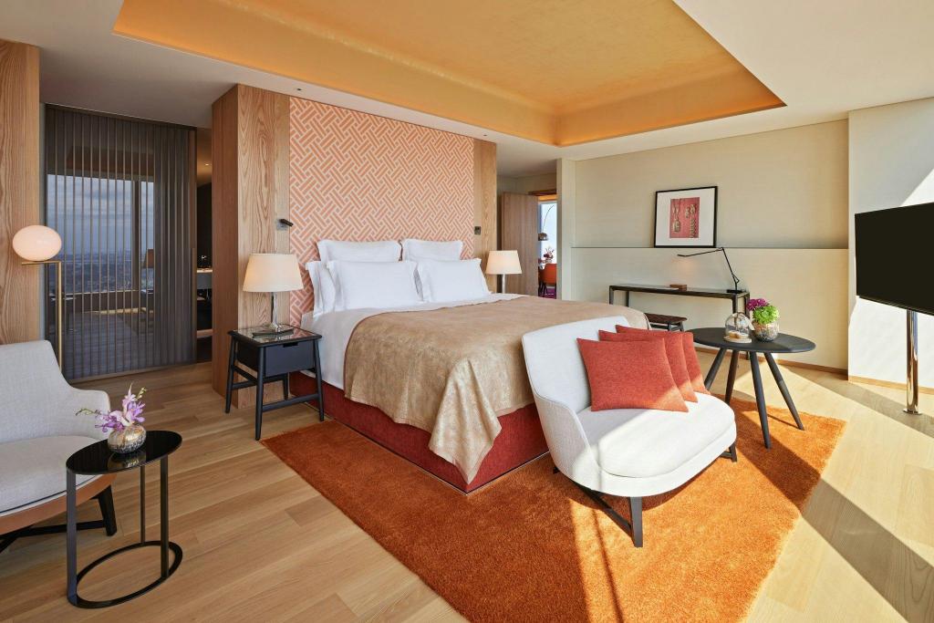 1 Bedroom, Premium, Suite, King Bed, Skyline View