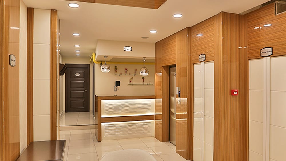 Lobby at Garni Hotel, GAZIANTEP