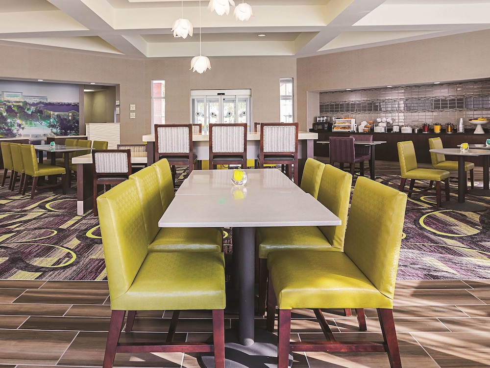 La Quinta Inn Suites By Wyndham Dallas Plano West 43/45
