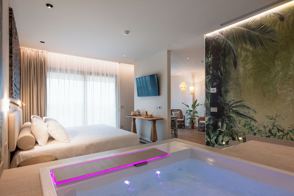 ROMANTIC, SUITE